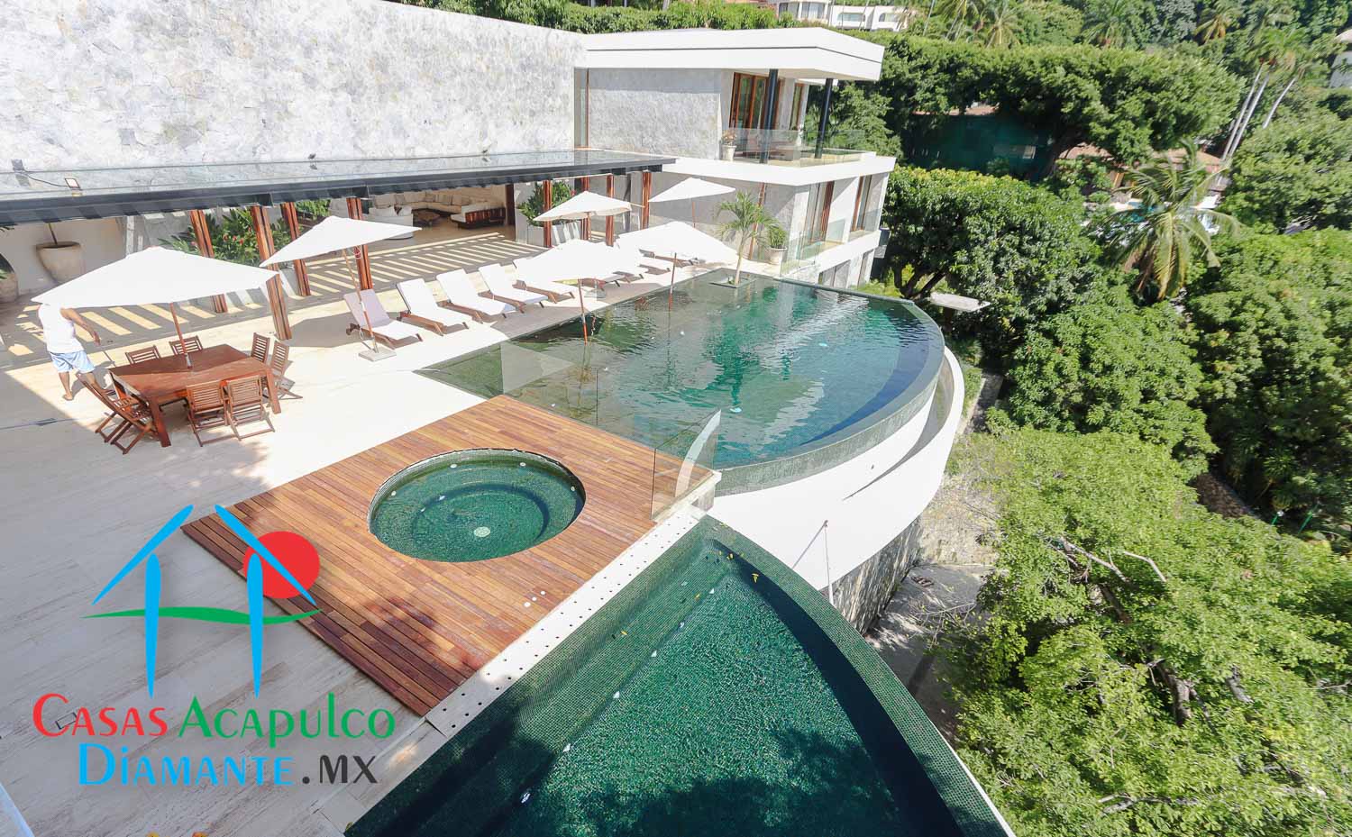 La Roqueta - Alberca y asoleadero 1